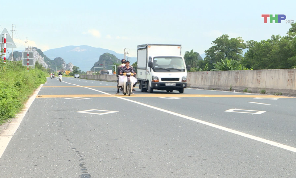 Bảo đảm ATGT tr&ecirc;n c&aacute;c tuyến quốc lộ