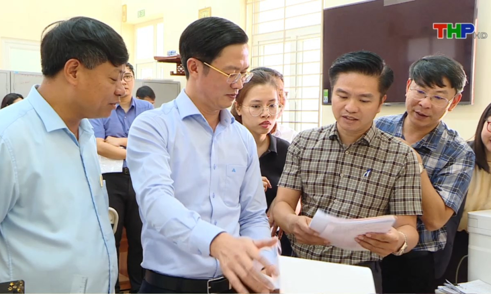 Đại biểu nh&acirc;n d&acirc;n với cử tri: Gi&aacute;m s&aacute;t thực hiện quy định về cấp Giấy chứng nhận Quyền sử dụng đất