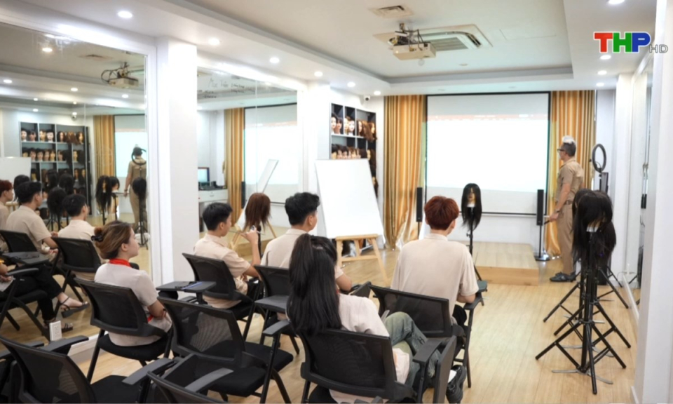 Ng&agrave;y nữa để y&ecirc;u thương: Đ&agrave;o tạo nghề miễn ph&iacute; cho học vi&ecirc;n mồ c&ocirc;i