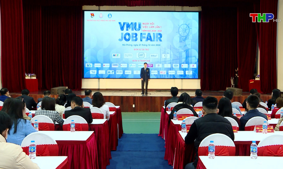 Định hướng, giới thiệu việc l&agrave;m cho sinh vi&ecirc;n