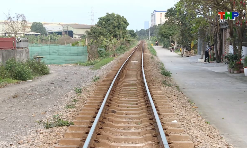 An to&agrave;n giao th&ocirc;ng: Tăng cường đảm bảo trật tự an to&agrave;n giao th&ocirc;ng đường sắt dịp cuối năm