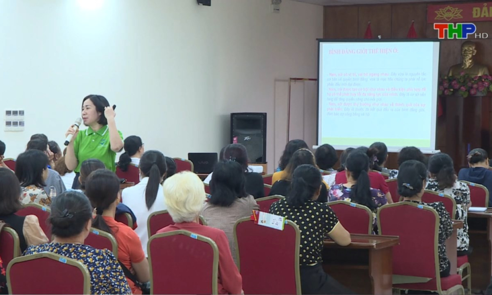 Phụ nữ Việt: Ph&aacute;t huy t&agrave;i năng, t&acirc;m huyết của nữ tr&iacute; thức