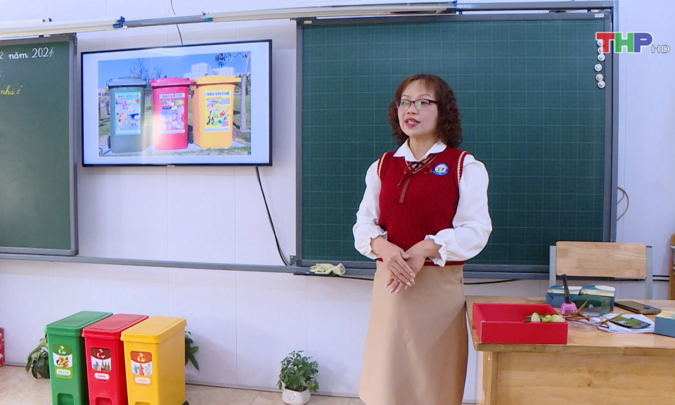 N&acirc;ng cao &yacute; thức ph&acirc;n loại r&aacute;c tại nguồn  