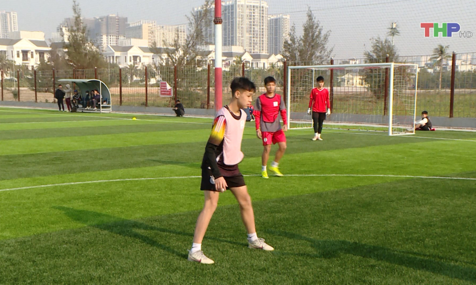 Tuyển chọn cầu thủ b&oacute;ng đ&aacute; trẻ Hải Ph&ograve;ng