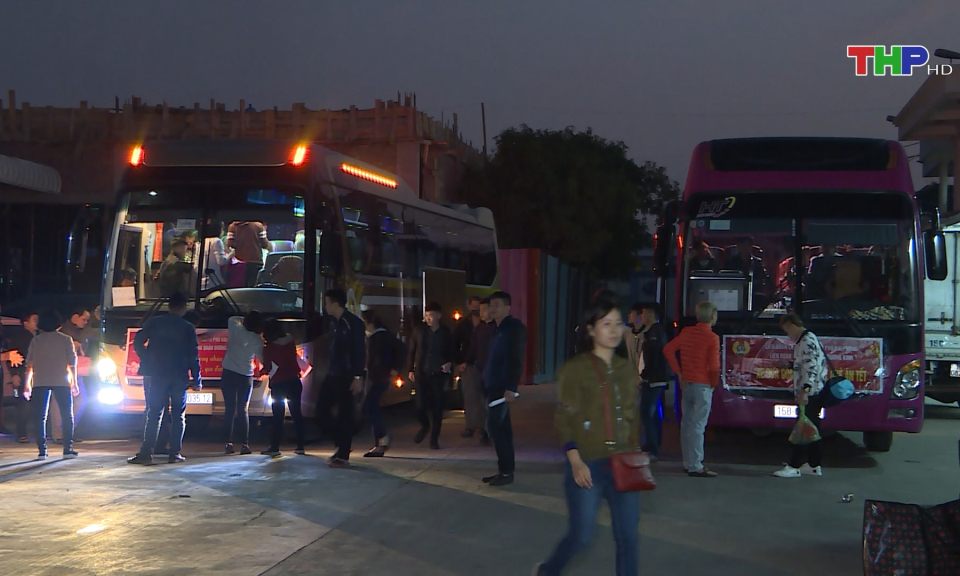 Hỗ trợ người lao động về qu&ecirc; đ&oacute;n Tết