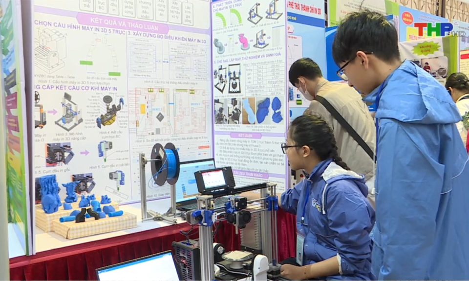 Gi&aacute;o dục v&agrave; đ&agrave;o tạo: Ph&aacute;t triển phong tr&agrave;o nghi&ecirc;n cứu khoa học lứa tuổi học sinh