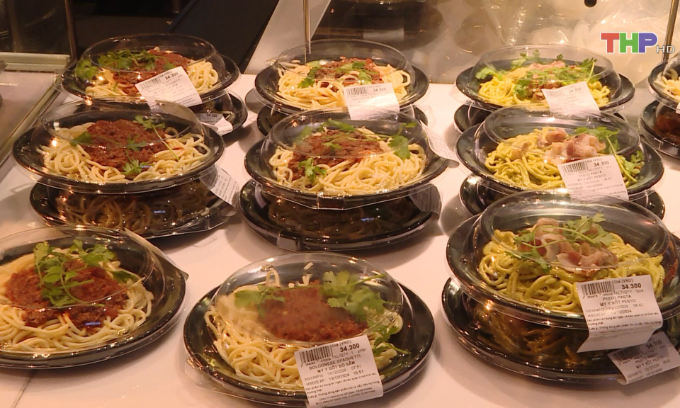 Bảo đảm an to&agrave;n thực phẩm dịp cuối năm