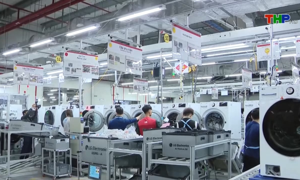 Lao động v&agrave; c&ocirc;ng đo&agrave;n: Chuyện thưởng Tết