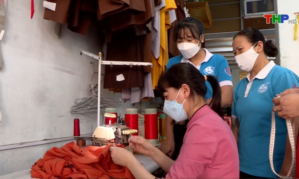 Phụ nữ Việt: Giải ph&aacute;p hỗ trợ phụ nữ ph&aacute;t triển kinh tế