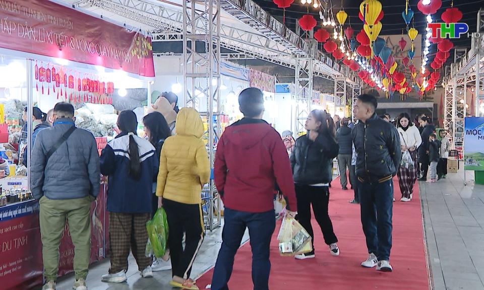 Ấn tượng Chợ Tết C&ocirc;ng đo&agrave;n 2025 