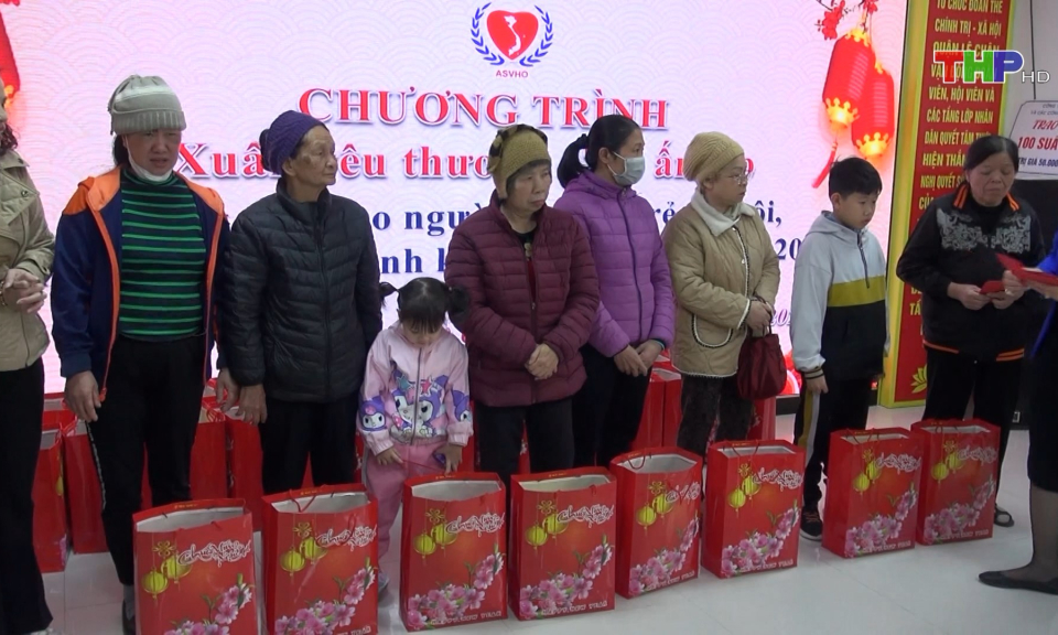 Chăm lo Tết cho c&aacute;c ho&agrave;n cảnh kh&oacute; khăn