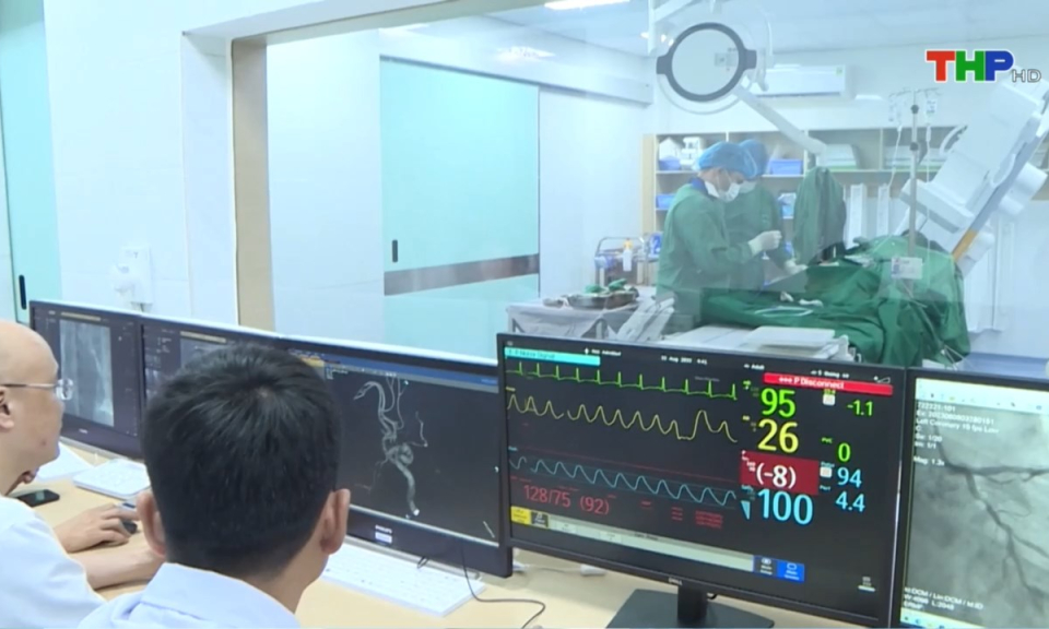 Điểm nhấn 365: B&aacute;o động đỏ nội viện - Cứu sống nhiều bệnh nh&acirc;n nguy kịch