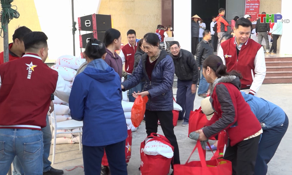 Tết nh&acirc;n &aacute;i gắn kết y&ecirc;u thương