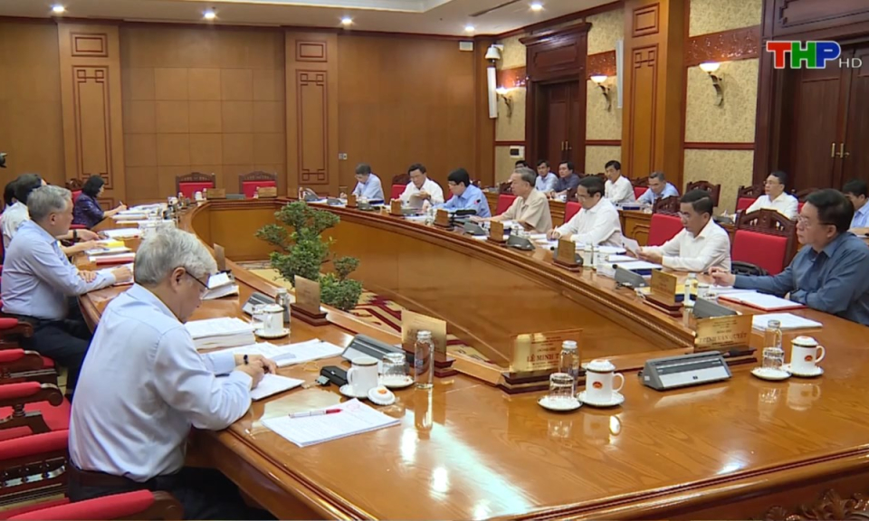 X&acirc;y dựng Đảng: Đấu tranh phản b&aacute;c luận điệu xuy&ecirc;n tạc về tinh gọn bộ m&aacute;y