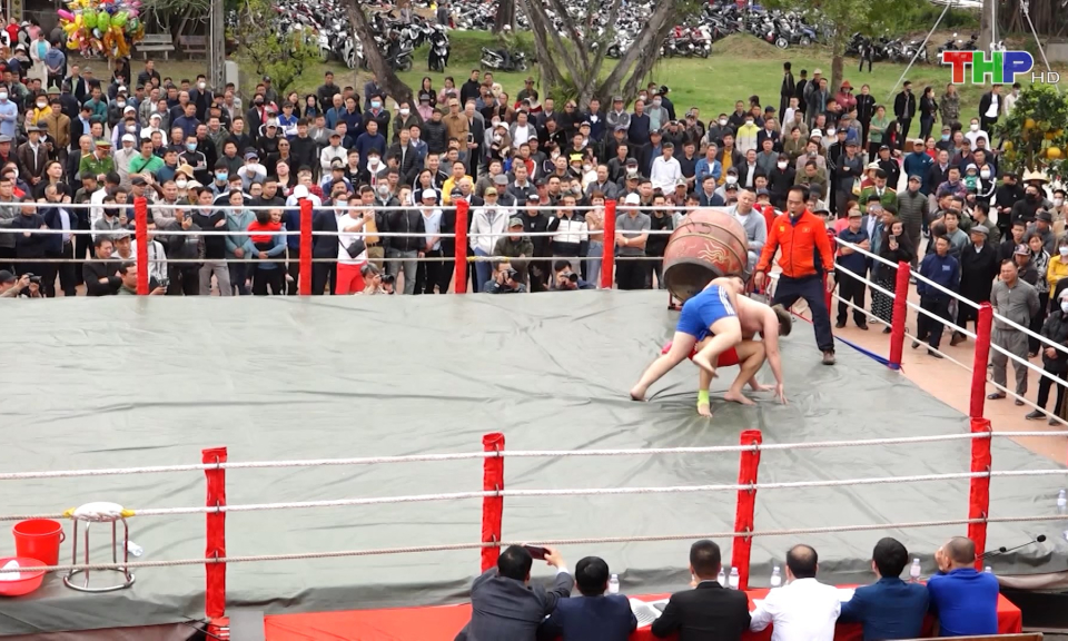 Lễ hội vật Đ&igrave;nh Vĩnh Kh&ecirc;