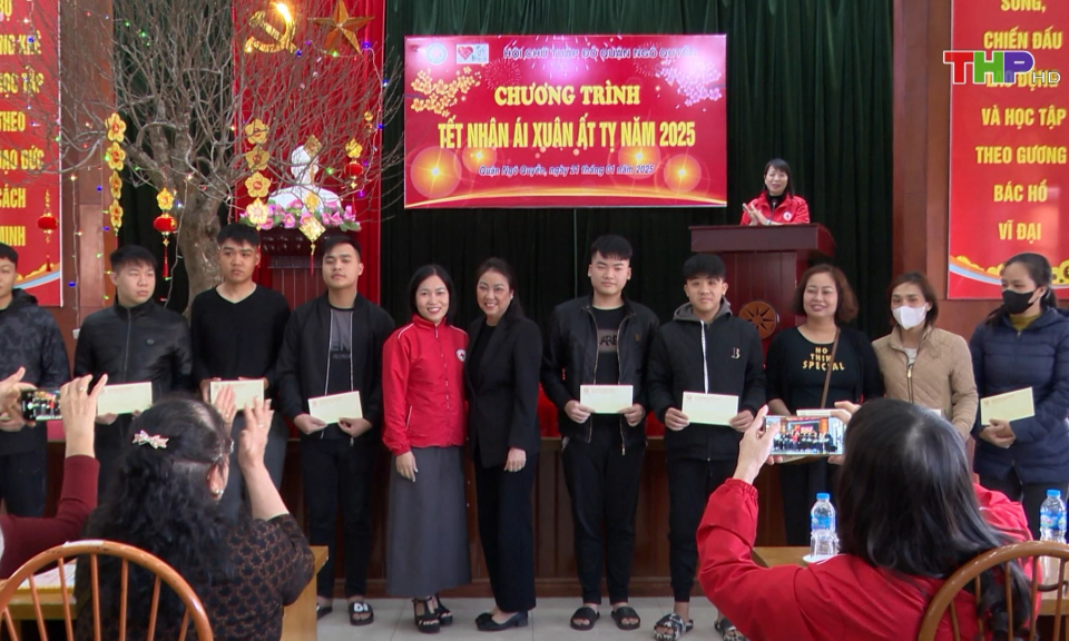 Ấm &aacute;p chương tr&igrave;nh &ldquo;Tết nh&acirc;n &aacute;i&rdquo;