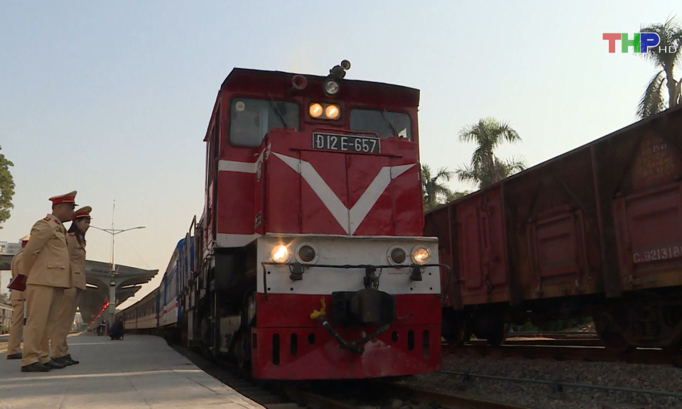 Bảo đảm an to&agrave;n giao th&ocirc;ng đường sắt