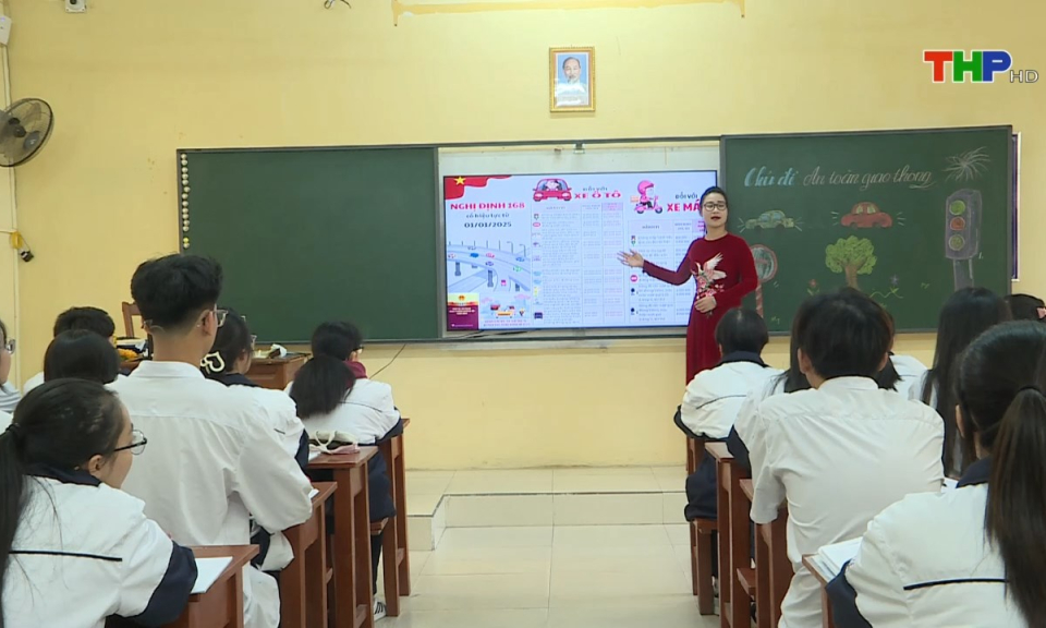 An to&agrave;n giao th&ocirc;ng: Bảo đảm trật tự, an to&agrave;n giao th&ocirc;ng cho học sinh