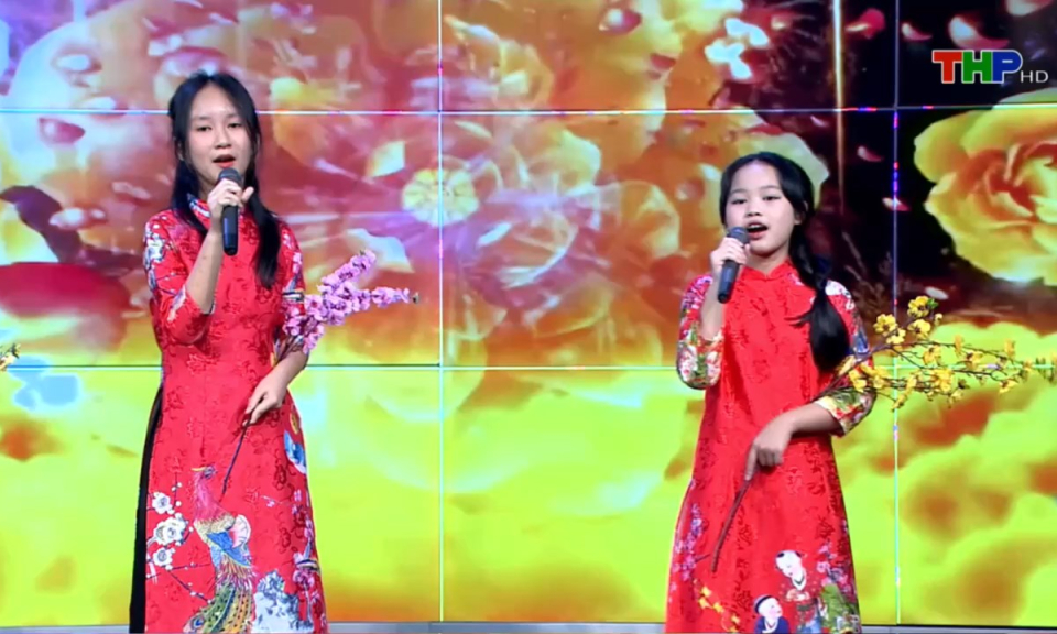 Lăng k&iacute;nh tuổi hoa: Tết sum vầy