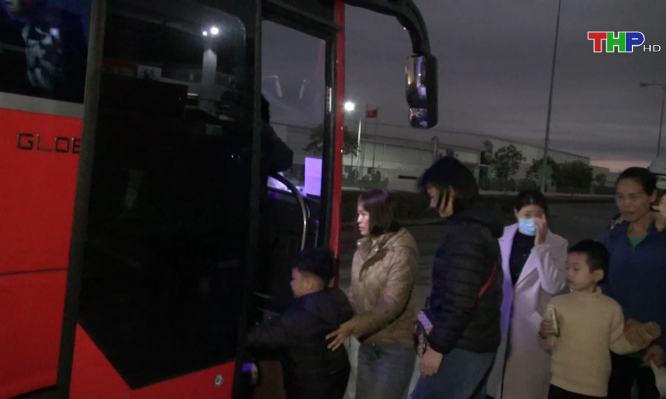 Hỗ trợ người lao động về qu&ecirc; đ&oacute;n Tết