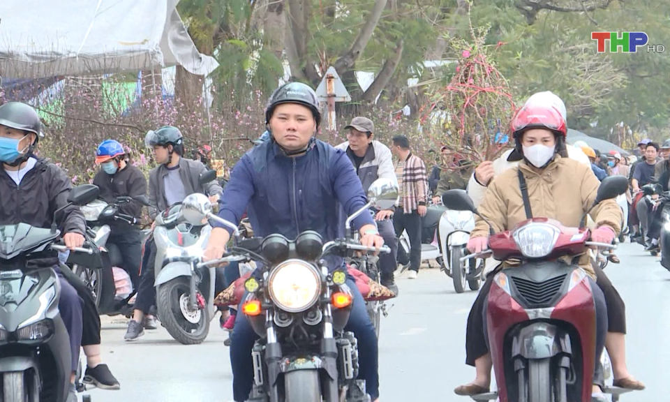 Mưu sinh ng&agrave;y cận Tết