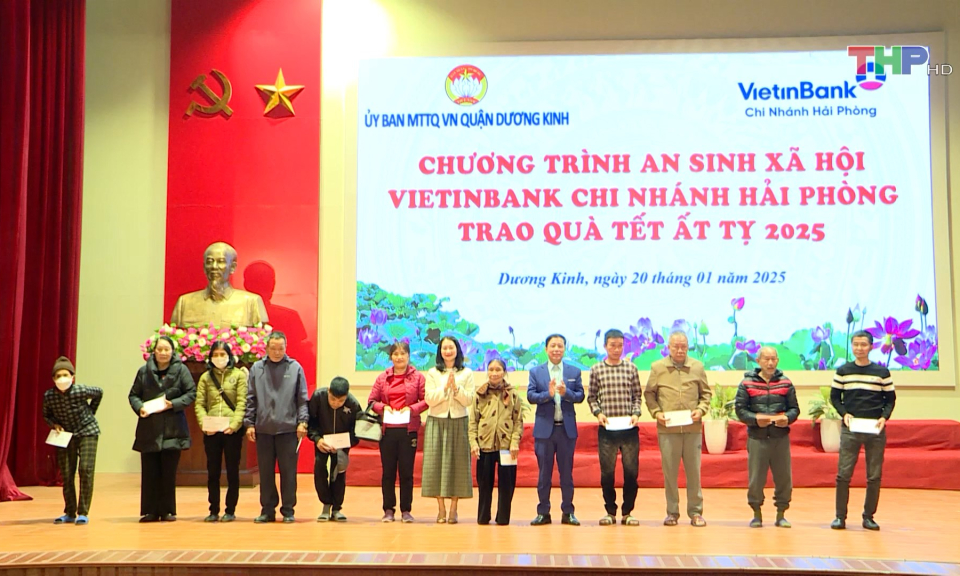 Những m&oacute;n qu&agrave; ấm &aacute;p dịp xu&acirc;n về