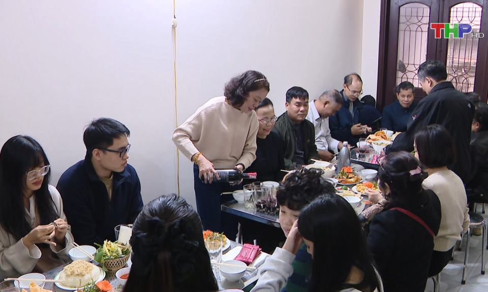 M&acirc;m cơm tất ni&ecirc;n   