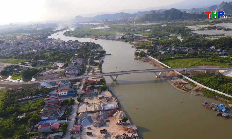 Kinh tế v&agrave; đ&ocirc; thị: Xu&acirc;n về tr&ecirc;n những c&ocirc;ng tr&igrave;nh trọng điểm