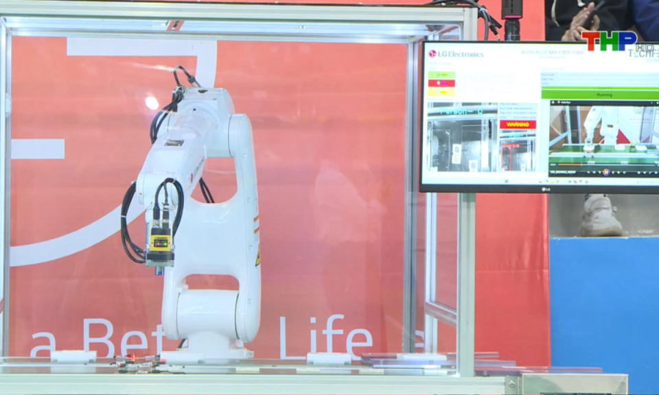 Khoa học c&ocirc;ng nghệ v&agrave; đời sống: Sinh vi&ecirc;n với hội thi chế tạo m&ocirc; h&igrave;nh kỹ thuật v&agrave; nghi&ecirc;n cứu khoa học