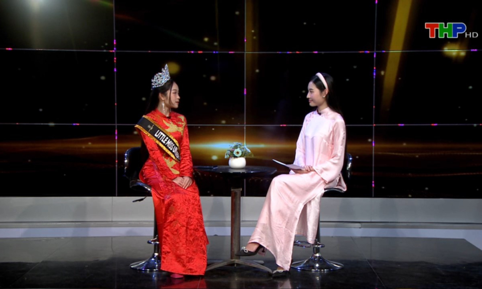 Lăng k&iacute;nh tuổi hoa: Hoa biển 