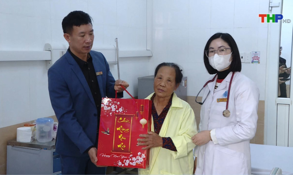 V&igrave; cộng đồng: Hỗ trợ chăm s&oacute;c cho bệnh nh&acirc;n ngh&egrave;o những ng&agrave;y đầu xu&acirc;n