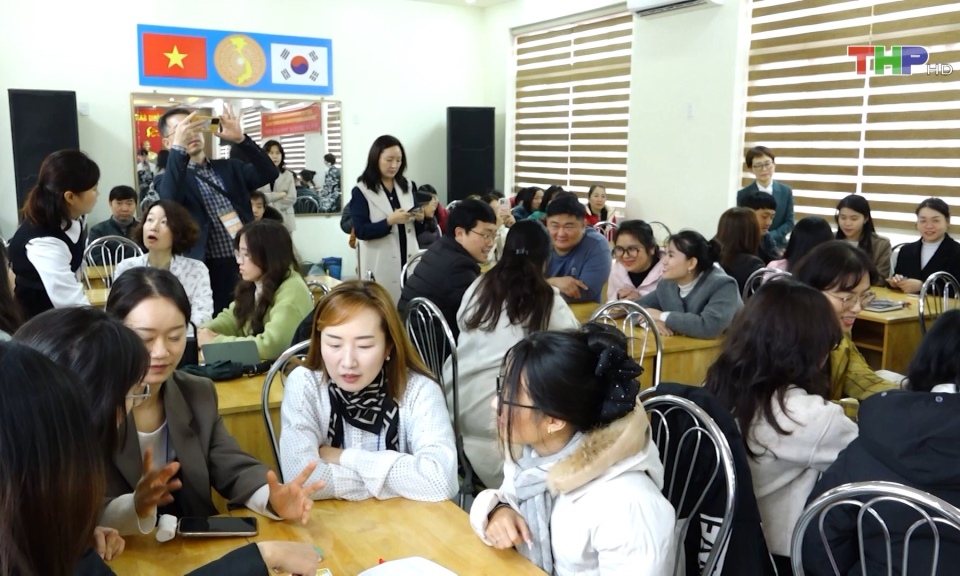 Giảng dạy tiếng H&agrave;n Quốc trong trường học