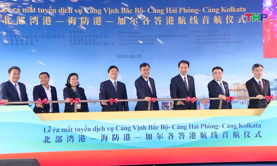 Khai trương tuyến vận tải biển mới  