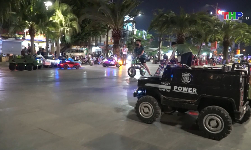 Dừng hoạt động kinh doanh xe điện tại Vườn hoa Nguyễn Tr&atilde;i