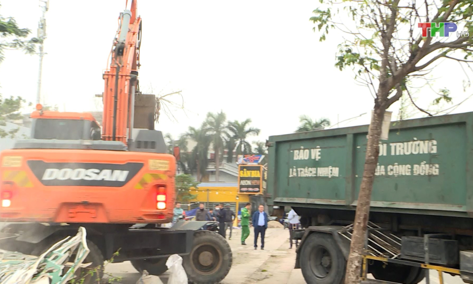 Xử l&yacute; t&igrave;nh trạng đổ trộm r&aacute;c thải