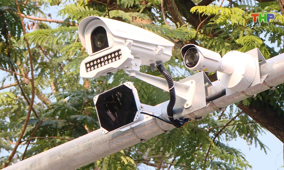 Xử l&yacute; vi phạm qua camera phạt nguội