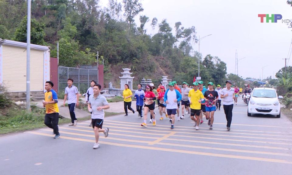 Giải chạy việt d&atilde; huyện An L&atilde;o                         