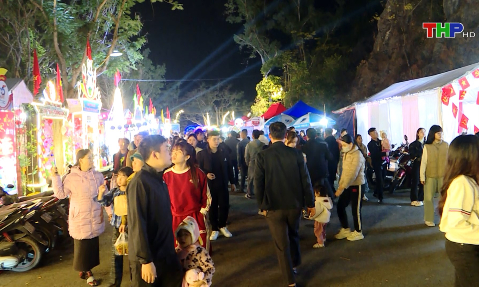 Lễ hội N&uacute;i Voi thu h&uacute;t du kh&aacute;ch 