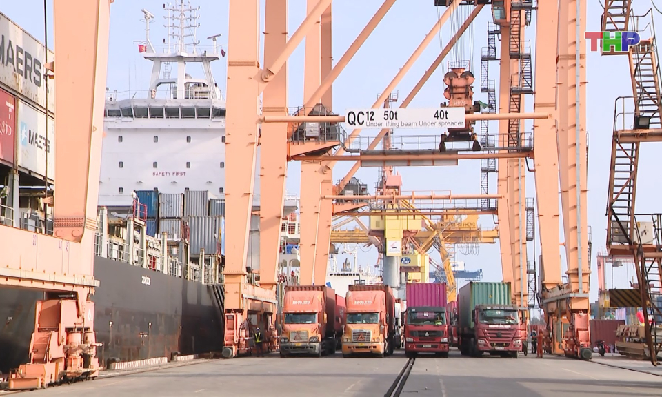 Phấn đấu thu vượt dự to&aacute;n ph&iacute; hạ tầng cảng biển 