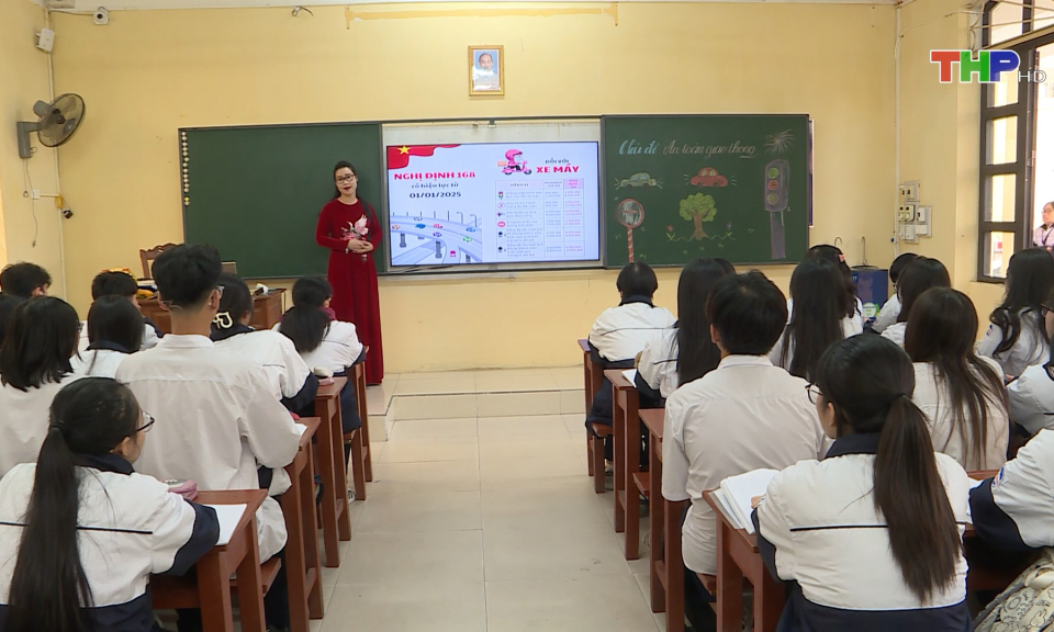 N&acirc;ng cao &yacute; thức về ATGT cho học sinh 