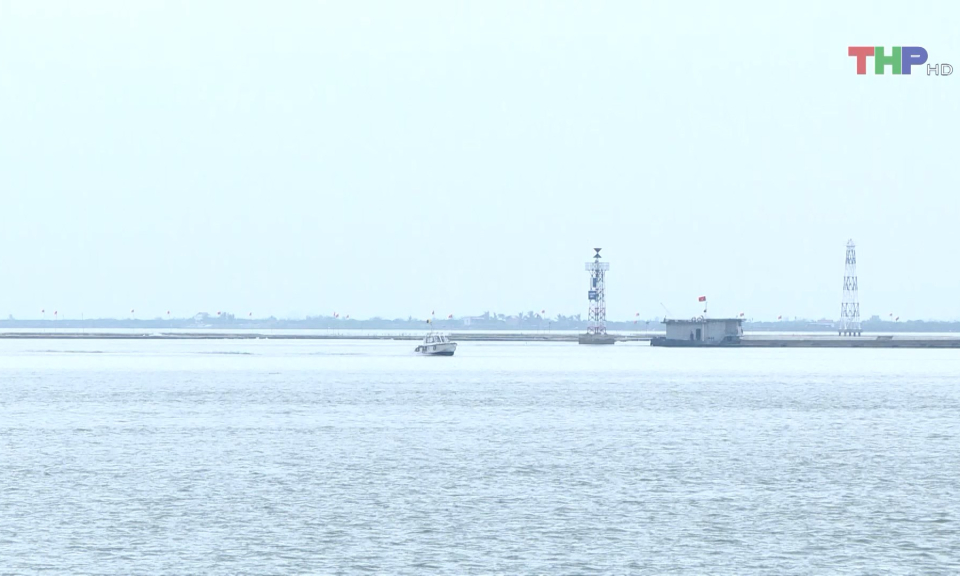 Xử l&yacute; c&aacute;c vi phạm ATGT đường thủy