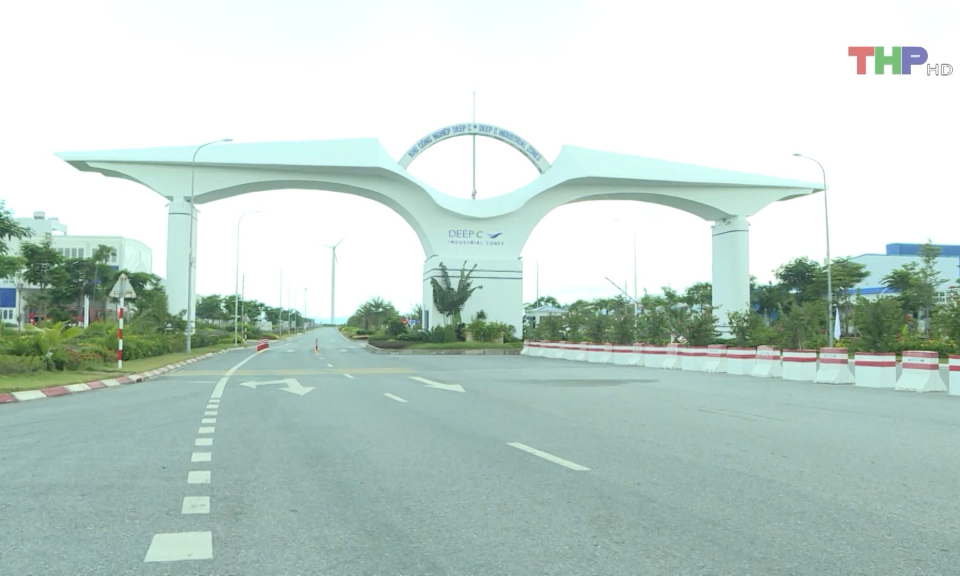 Tạo lợi thế trong thu h&uacute;t đầu tư  