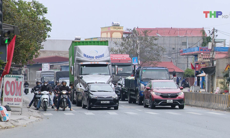 N&acirc;ng cao &yacute; thức chấp h&agrave;nh Luật ATGT  