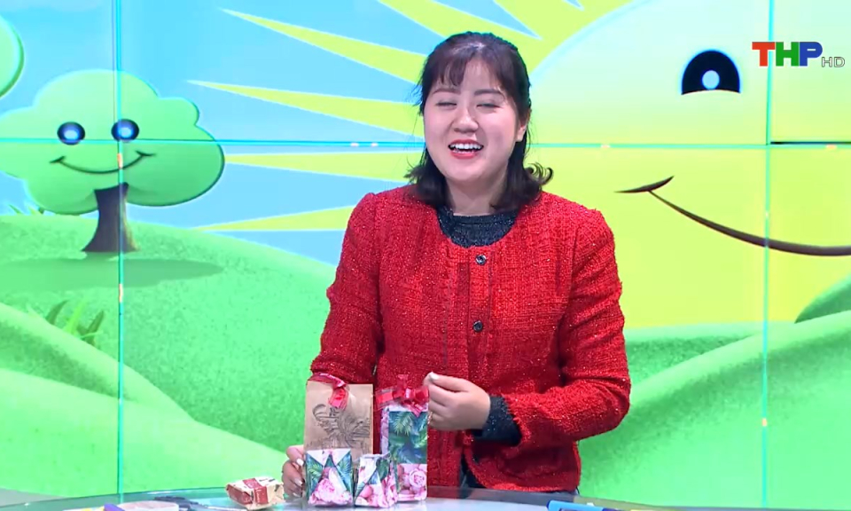 Vitamin tuổi hồng: Làm thiệp 8/3