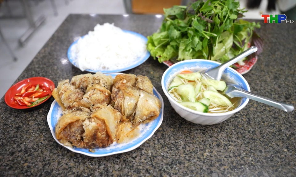 Đến Hải Phòng, đi lòng vòng: Nem cua bể Hải Phòng