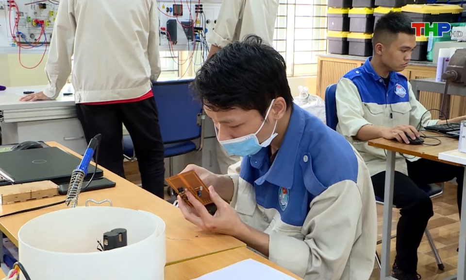 Khoa học công nghệ và đời sống: Ứng dụng khoa học công nghệ trong giáo dục nghề nghiệp