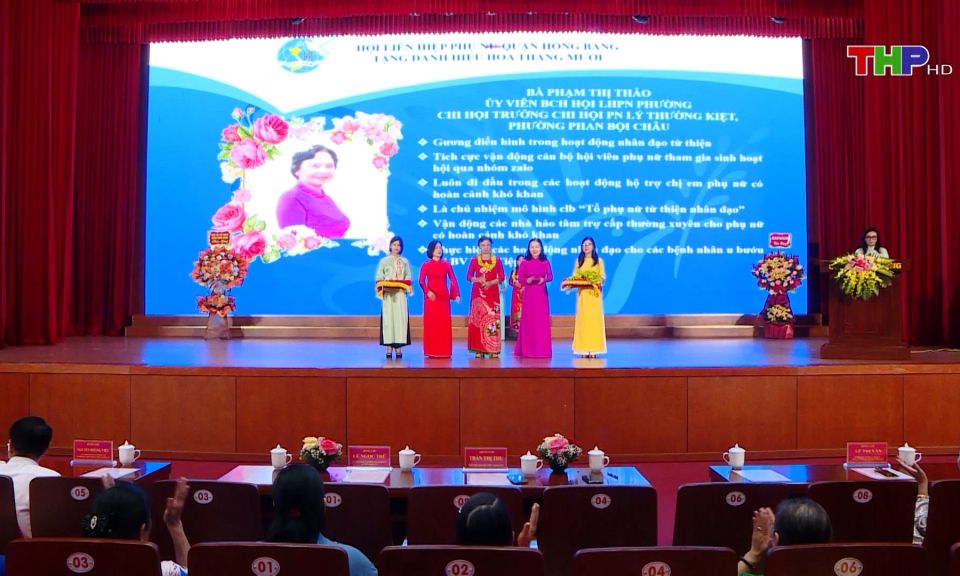 Hỗ trợ Phụ nữ ph&aacute;t triển kinh tế  