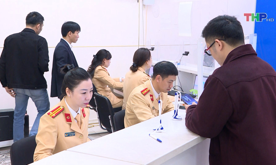 Kh&ocirc;ng cấp, đổi giấy ph&eacute;p l&aacute;i xe qua điện thoại