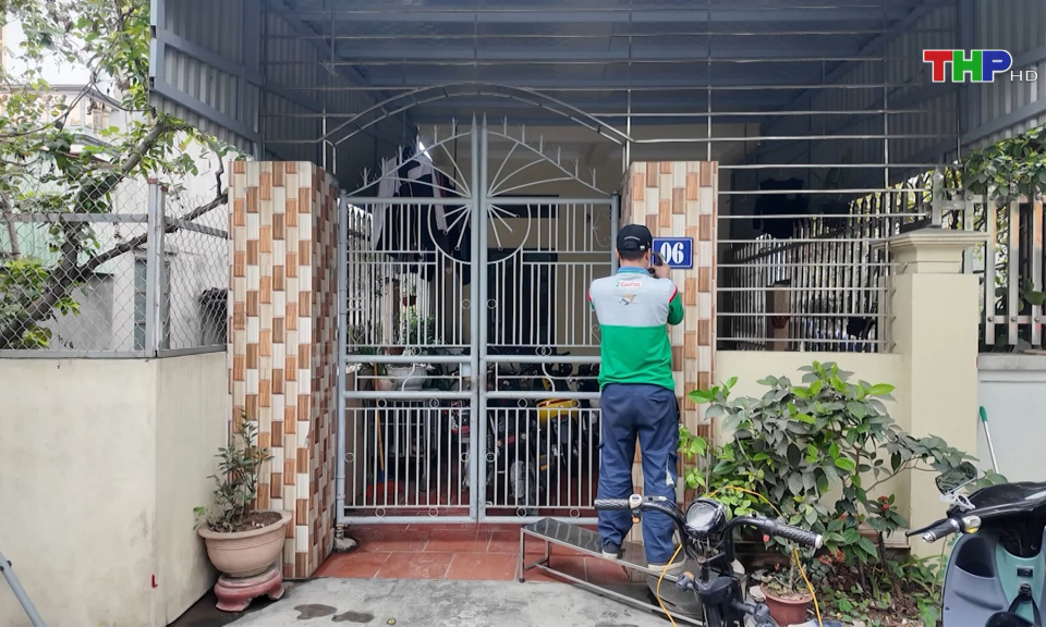 R&agrave; so&aacute;t gắn biển số nh&agrave;, đặt t&ecirc;n đường phố