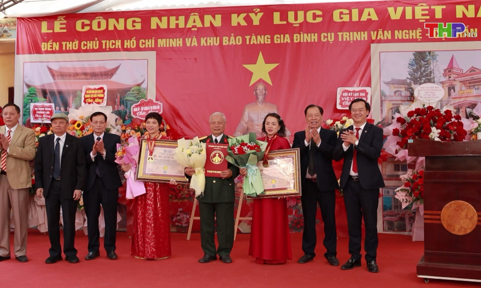 Đền thờ B&aacute;c Hồ nhận Bằng kỷ lục gia Việt Nam